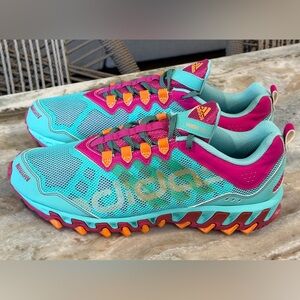 Women’s ADIDAS Vigor TR 4 Running/Walking/Trail shoes. Teal & pink. Size 10